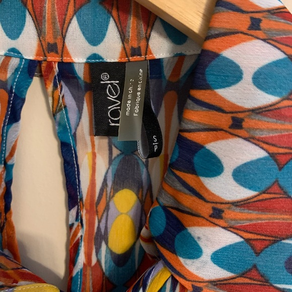 70s Inspired Sleeveless Blouse - Picture 3 of 3